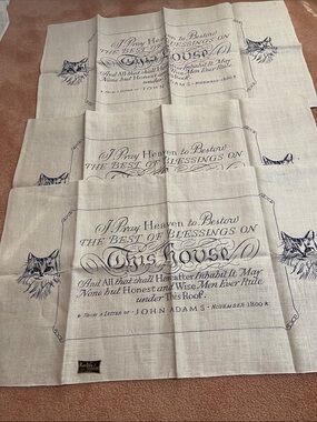 Printed Linen-Blend Table Runner in Cream with Cat Motif new